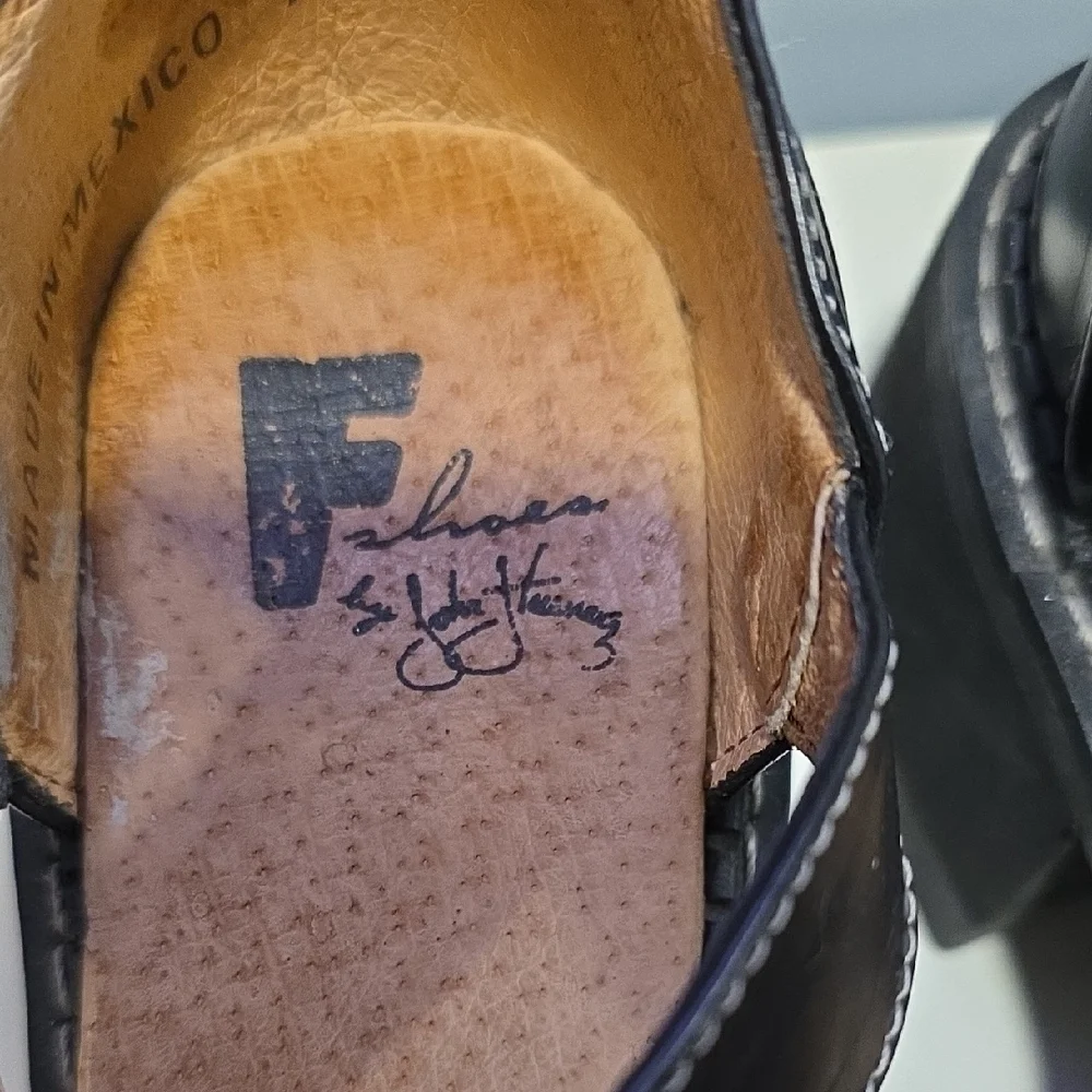 VINTAGE John Fluevog Black Leather Mary Jane Platform Heels with White Stitching - Picture 2 of 15